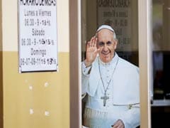 Pope Francis Photographed With Sign Calling for Falklands Dialogue