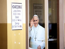 Donald Trump Denies He Wants to Buy Pope Francis's Favorite Football Team Donald Trump Denies He Wants to Buy Pope Francis's Favorite Football Team