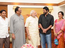 Prabhas Meets Prime Minister Narendra Modi, Urges Him to Watch <I>Baahubali</i>
