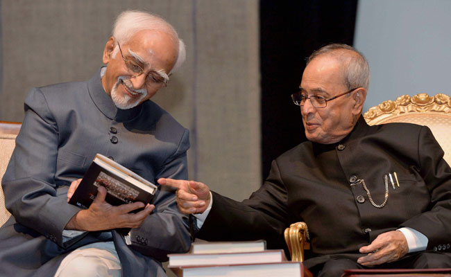 President Pranab Mukherjee Hosts Dinner to Mark 3 Years in Office