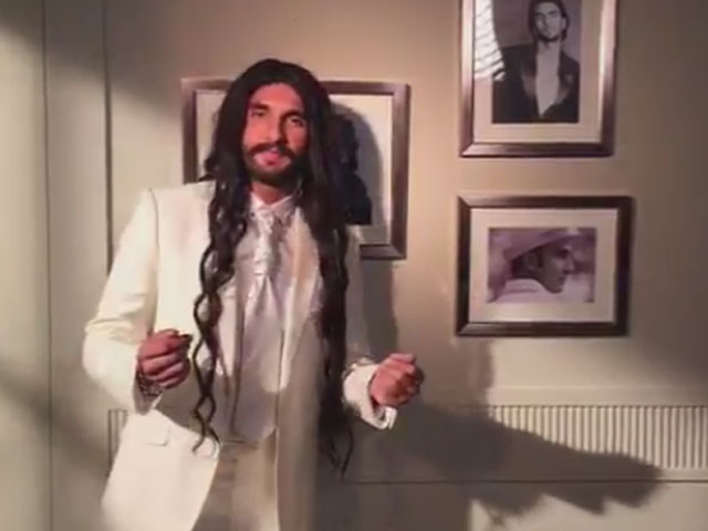 Ranveer Singh's Dubsmash For Hrithik is Major ROFL. Seen it Yet?