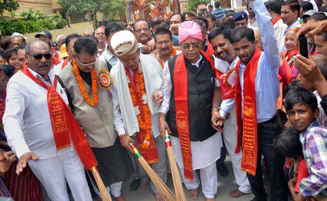 Uttarakhand Chief Minister Harish Rawat Celebrates Eid, Participates in Rath Yatra