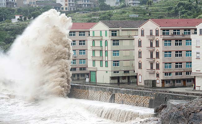 Over 800,000 Evacuated in China After Super Typhoon Chan-hom Threat