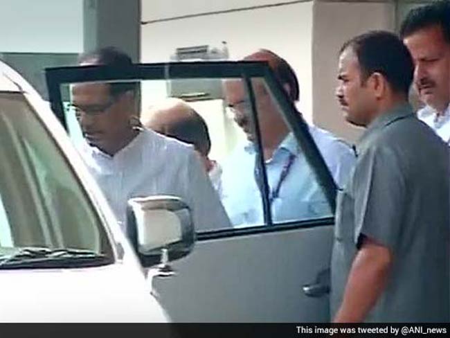 व्‍यापमं : पत्रकार अक्षय सिंह के घर जा सकते हैं शिवराज सिंह चौहान