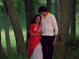 34 Years After <i>Silsila</i>, Amitabh Bachchan Shares Pics and Memories 34 Years After <i>Silsila</i>, Amitabh Bachchan Shares Pics and Memories