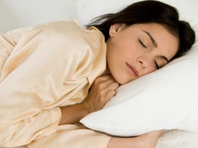 अधूरी नींद से आता है महिलाओं के मूड में बदलाव