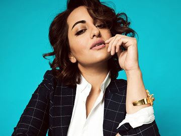 सोनाक्षी का नया फ़ैन कुश सिन्हा, ट्वीट कर भाई को कहा 'शुक्रिया'