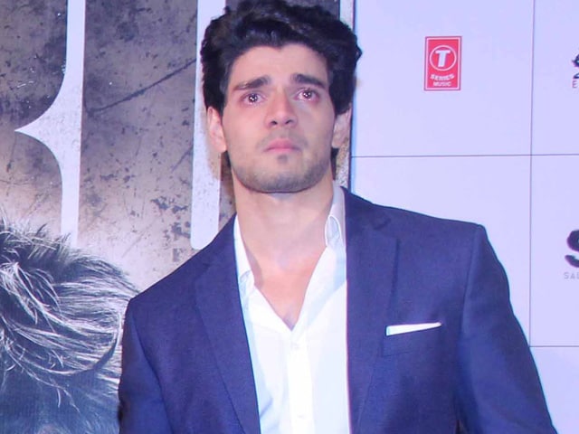 Suraj Pancholi Bursts Into Tears At Hero Trailer Launch