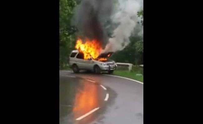 SUV Catches Fire in Hills, Passengers Unhurt, Traffic Jam