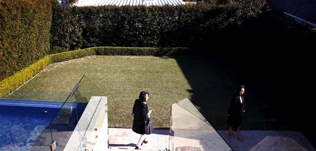 China's Rich Seek Shelter From Stock Market Storm in Foreign Property China's Rich Seek Shelter From Stock Market Storm in Foreign Property