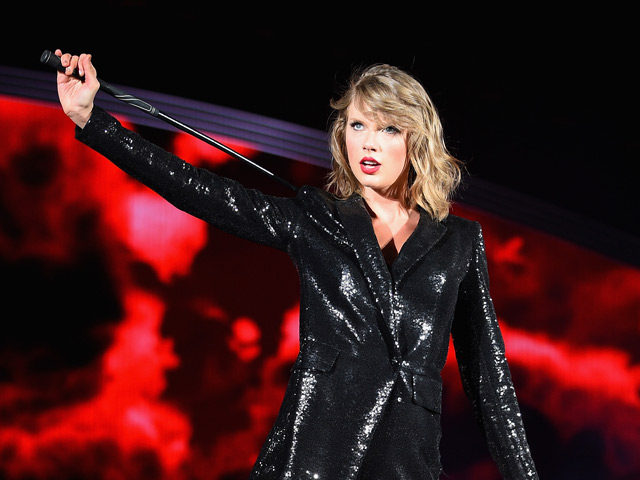 This Singer Cast a 'Magical Spell' For Taylor Swift on Twitter