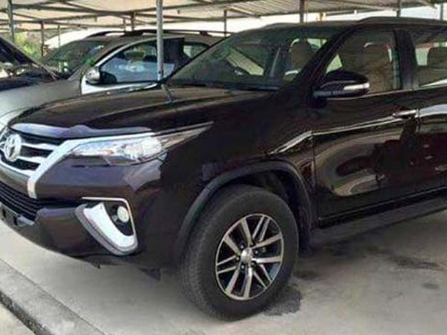 लीक हुईं नई Toyota Fortuner की तस्वीरें, जल्द होगी लॉन्च