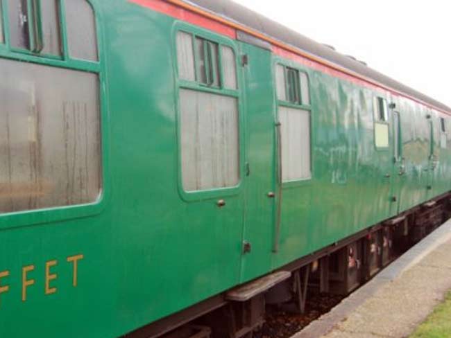 भारतीय रेल की 'फूड फैक्‍ट्री', जहां से ट्रेनों में रोजाना पहुंचती हैं भोजन की 10 हजार थालियां