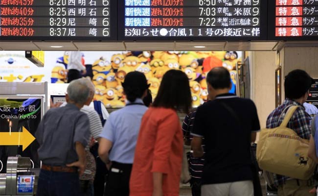 Typhoon Nangka Lashes Japan, Killing 2, Triggering Floods