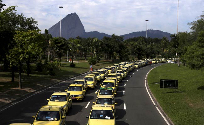 Taxi Drivers Block Streets of Rio in Protest Against Uber