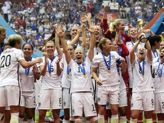 महिला वर्ल्ड फुटबॉल में अमेरिका की खिताबी हैट्रिक