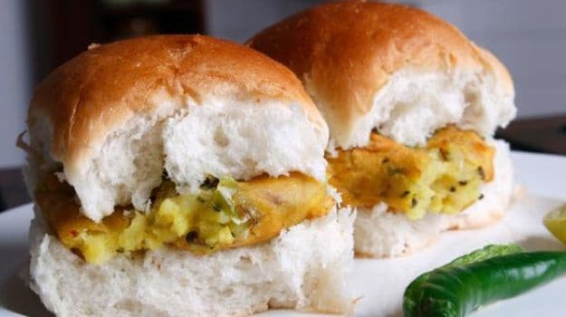 Vada Pav Trail: The Street Food That Defines Mumbai