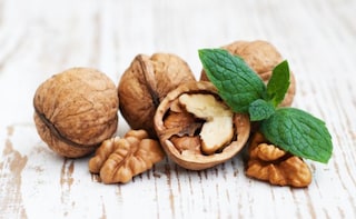 Eat Walnuts to Keep Age-Related Health Issues at Bay