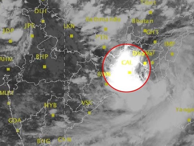 चक्रवाती तूफान ‘कोमेन’ का असर, ओडिशा, बंगाल में भारी बारिश, लाखों लोग प्रभावित