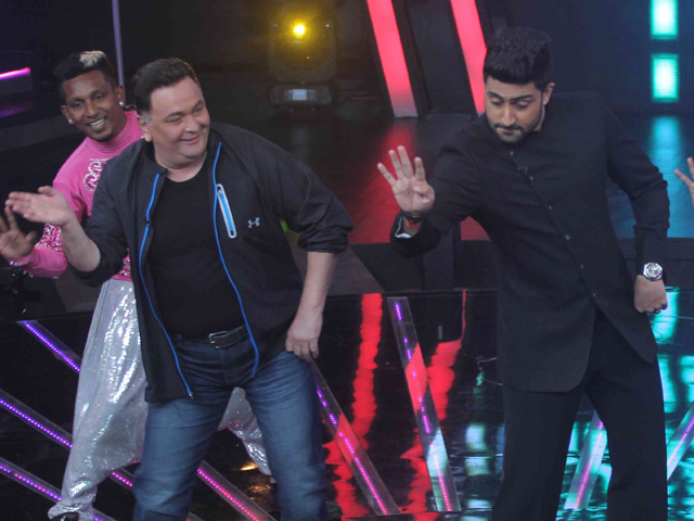 Rishi Kapoor, Abhishek Sing Really Well: Lata Mangeshkar