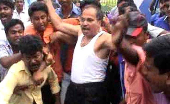 Congress Lawmaker Tears off Shirt to Make a Point in Bengal