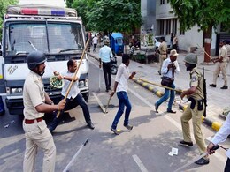 Gujarat Violence: Court Orders Probe Into Police Action in Ahmedabad Gujarat Violence: Court Orders Probe Into Police Action in Ahmedabad