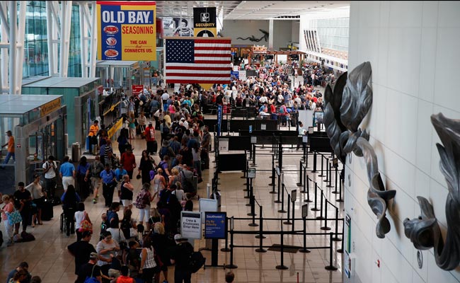 Hundreds of Flights Delayed, Canceled in US Over Air Traffic Glitch