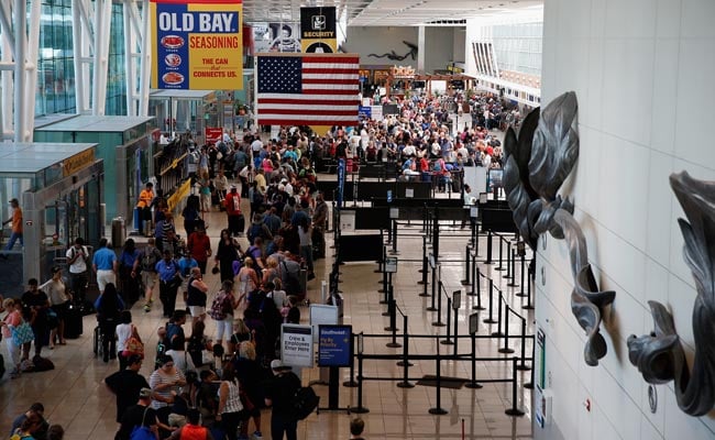 Hundreds of Flights Delayed, Canceled in US Over Air Traffic Glitch
