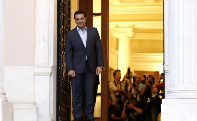 New Greek Cabinet Sworn in With Few New Faces