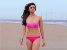 Alia Bhatt Worked Hard to Make Bikini Scene <i>Shaandaar</i>