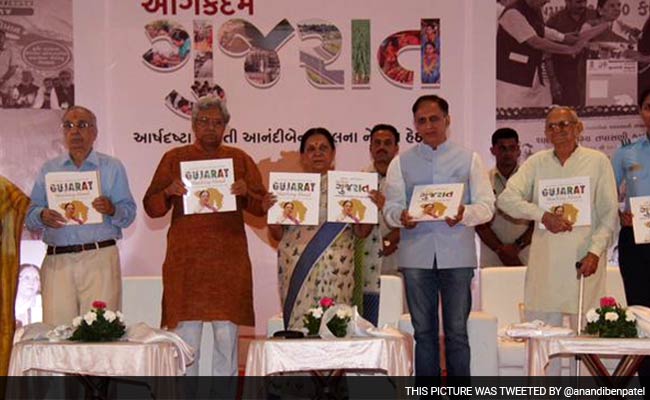 Book on Anandiben Patel's 1-Year Tenure as Gujarat Chief Minister Released