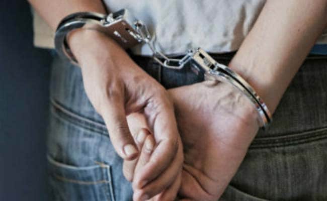 मुंबई के अस्पताल में 5 साल की बच्ची के साथ छेड़छाड़, पुलिस ने आरोपी को किया गिरफ्तार मुंबई के अस्पताल में 5 साल की बच्ची के साथ छेड़छाड़, पुलिस ने आरोपी को किया गिरफ्तार