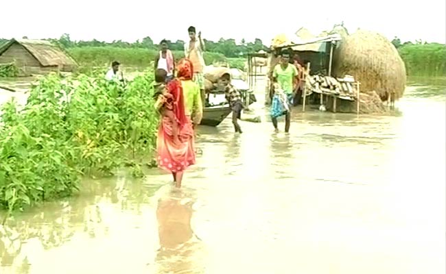 2000 Villages Submerged in Assam Floods, 13 Lakh Affected 2000 Villages Submerged in Assam Floods, 13 Lakh Affected