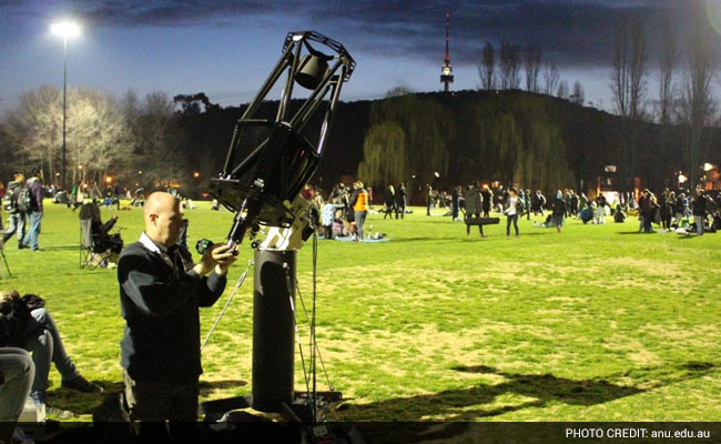 Australians Set World Record for Stargazing