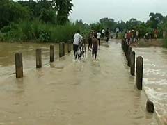 Rain Lashes Southern Bengal; Throws Road, Rail Traffic Out of Gear