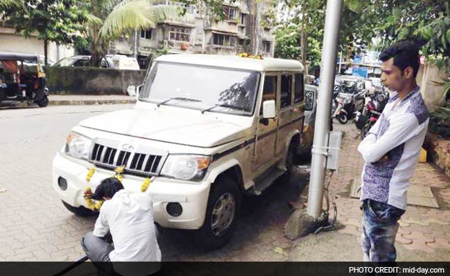 Mumbai: Cops Stop Car With Tinted Glass, Find a Killer Inside