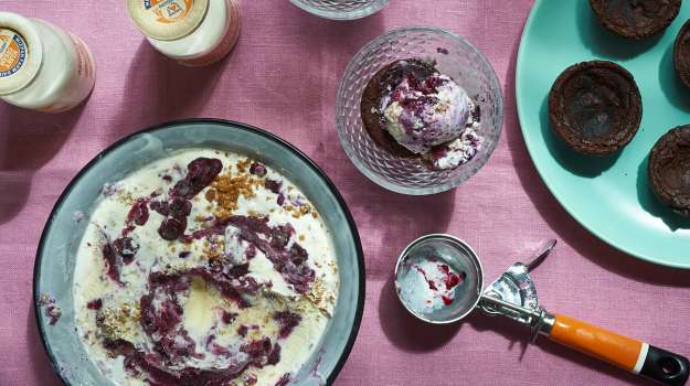 The Latest Scoop: Recipes for Cheesecake Ice-Cream and Brownie Bowls