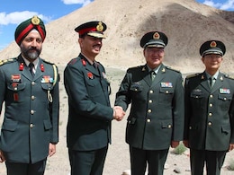 15 अगस्त के मौके भारत और चीनी सेना के बीच बॉर्डर पसर्नल मीटिंग 15 अगस्त के मौके भारत और चीनी सेना के बीच बॉर्डर पसर्नल मीटिंग
