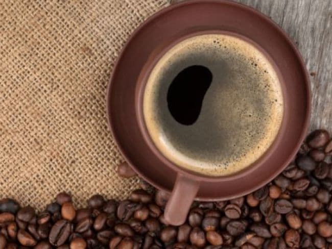 दिन में कॉफी पीने से कम हो सकता है कोलोन कैंसर का ख़तरा