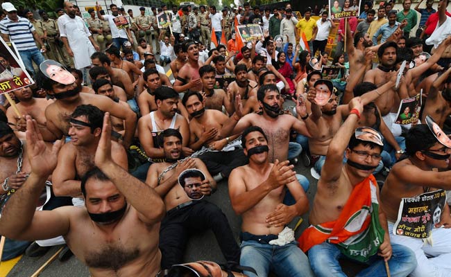 At Delhi's Jantar Mantar, 300 Congressmen Lose Their Shirts