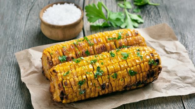 Monsoon Eating: Why You Should Not Drink Water After Eating Bhutta