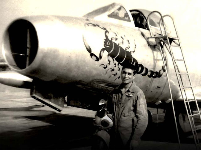 जानिए, '65 के युद्ध में कैसे बच निकला भारतीय पायलट, जब उसका विमान जा गिरा पाकिस्तान में