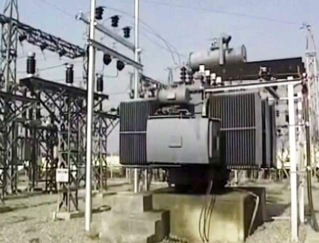 दिल्ली : बिजली कंपनियों की हेराफेरी, लोगों को लगाया 8 हजार करोड़ का चूना
