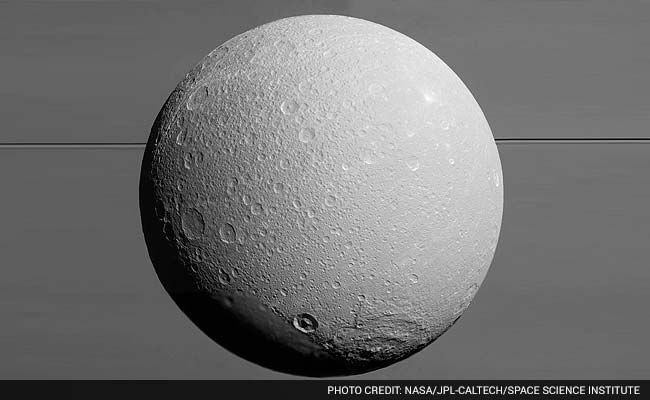 NASA's Cassini Clicks Saturn's Moon in Best-Ever Resolution