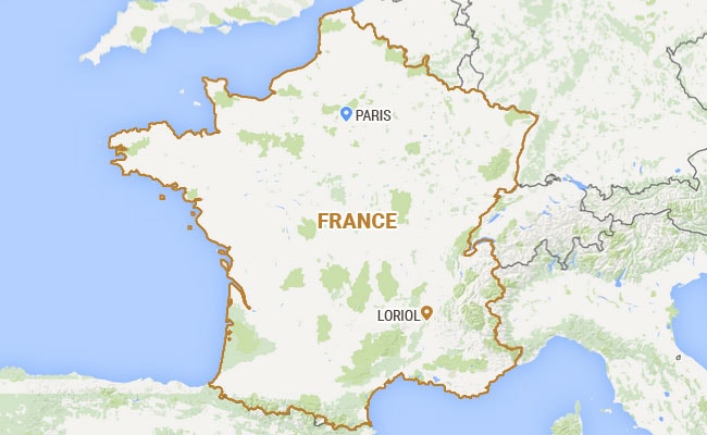 'Explosives Belt' Found in Paris Suburb