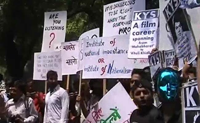 FTII Stir: Protesting Students Await Information and Broadcasting Ministry's Feedback