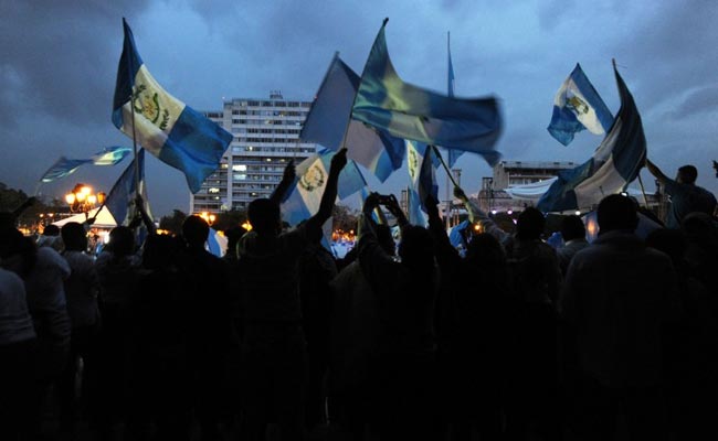 Thousands March in Guatemala to Pressure President to Resign