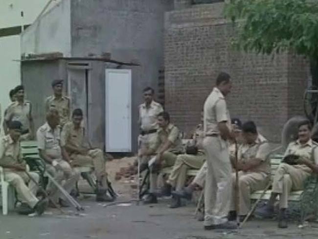 गुजरात : महिला पुलिसकर्मी की मौत, पति और ससुराल के लोगों पर हत्या का आरोप