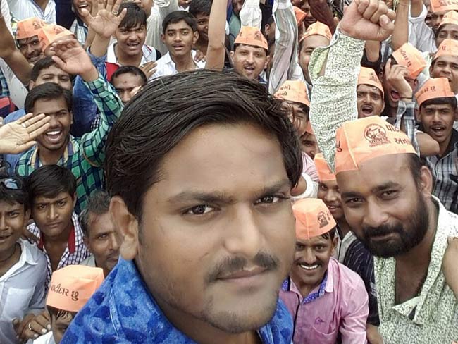 गुजरात में ओबीसी आरक्षण की रस्साकशी का महासंघर्ष