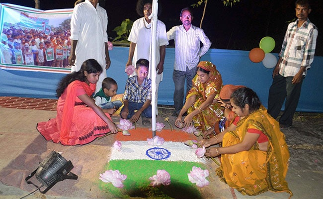 भारत-बांग्लादेश समझौता : बस्तियों के निवासियों ने मनाया आजादी का जश्न